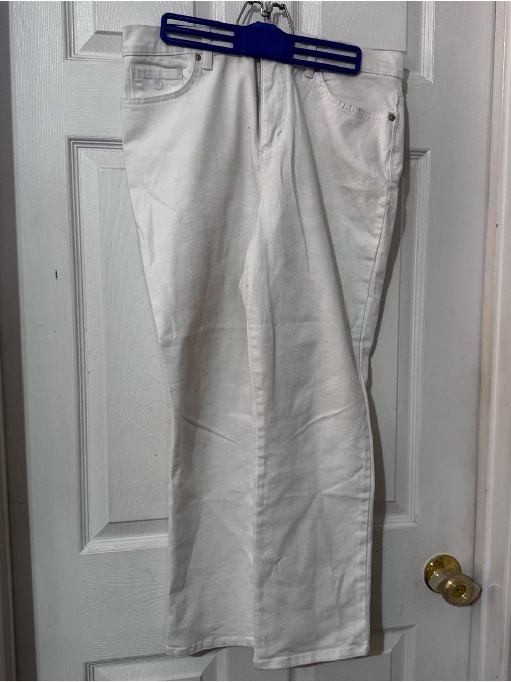 Time and Tru White Straight Leg Denim Jeans